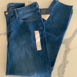 Universal Thread High Rise Skinny Jean size 14